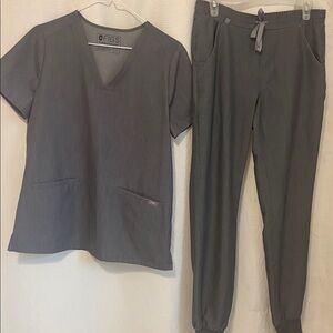 Figs Charcoal Scrub Ensemble